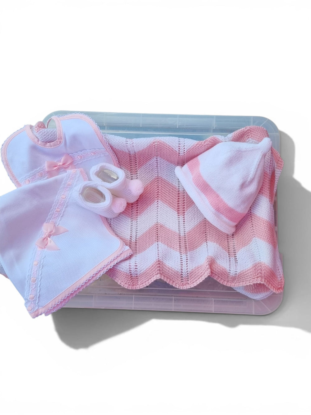 Luxury baby gift set 100% hand crafted chevron style baby blanket & luxury accessories.